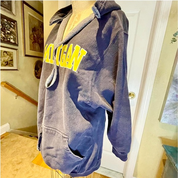 Univerty of MICHIGAN Vtg |Steeve & Barrie’s | Distressed Logo Sweatshirt |Sz:L - Picture 8 of 15